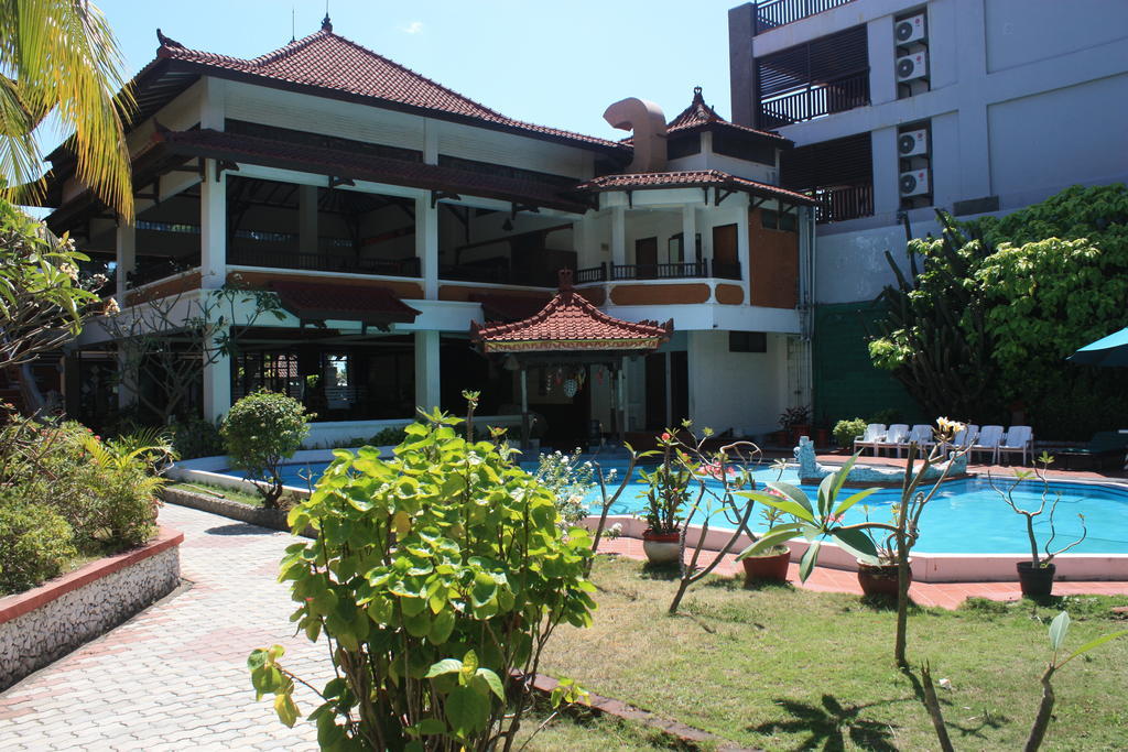 Puri Naga Beachfront Cottages Legian Exterior foto